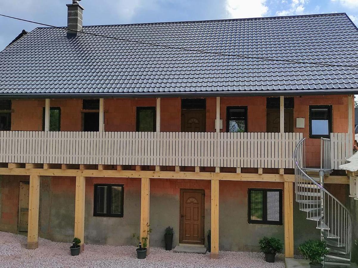 Květinové apartmány u Jordů Marenice Exteriér fotografie
