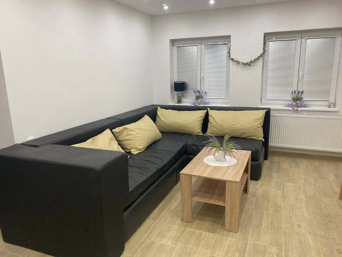 Květinové apartmány u Jordů Marenice Exteriér fotografie