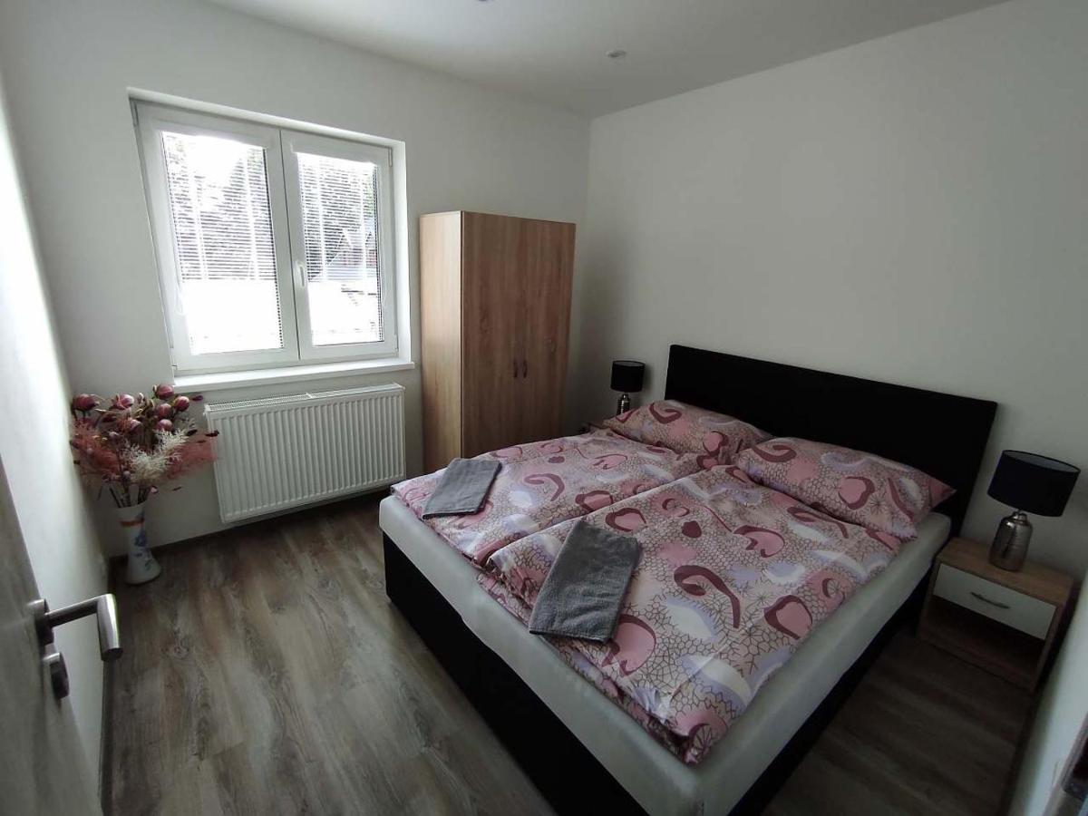 Květinové apartmány u Jordů Marenice Exteriér fotografie