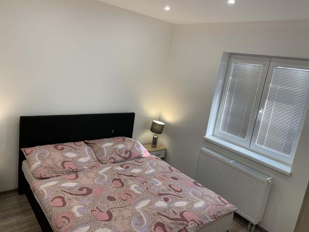 Květinové apartmány u Jordů Marenice Exteriér fotografie