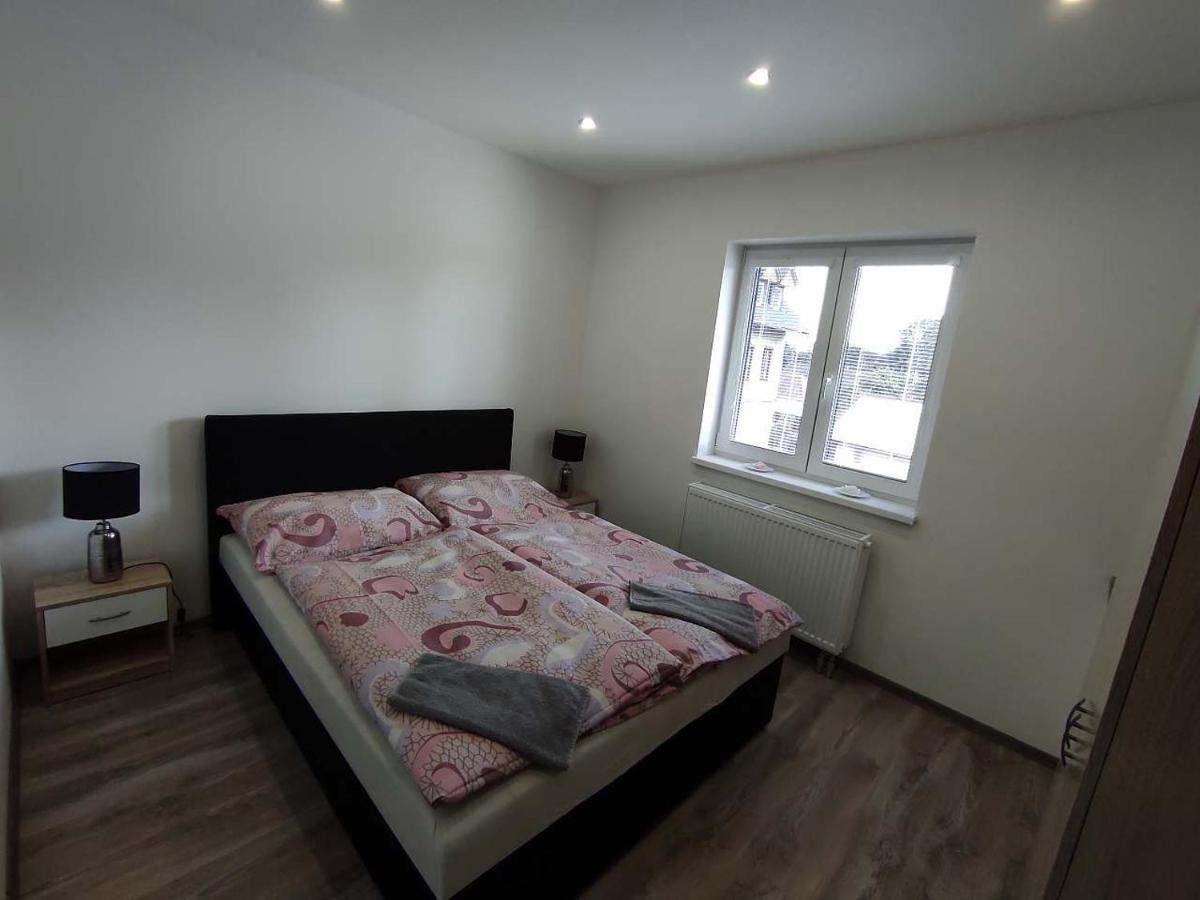 Květinové apartmány u Jordů Marenice Exteriér fotografie