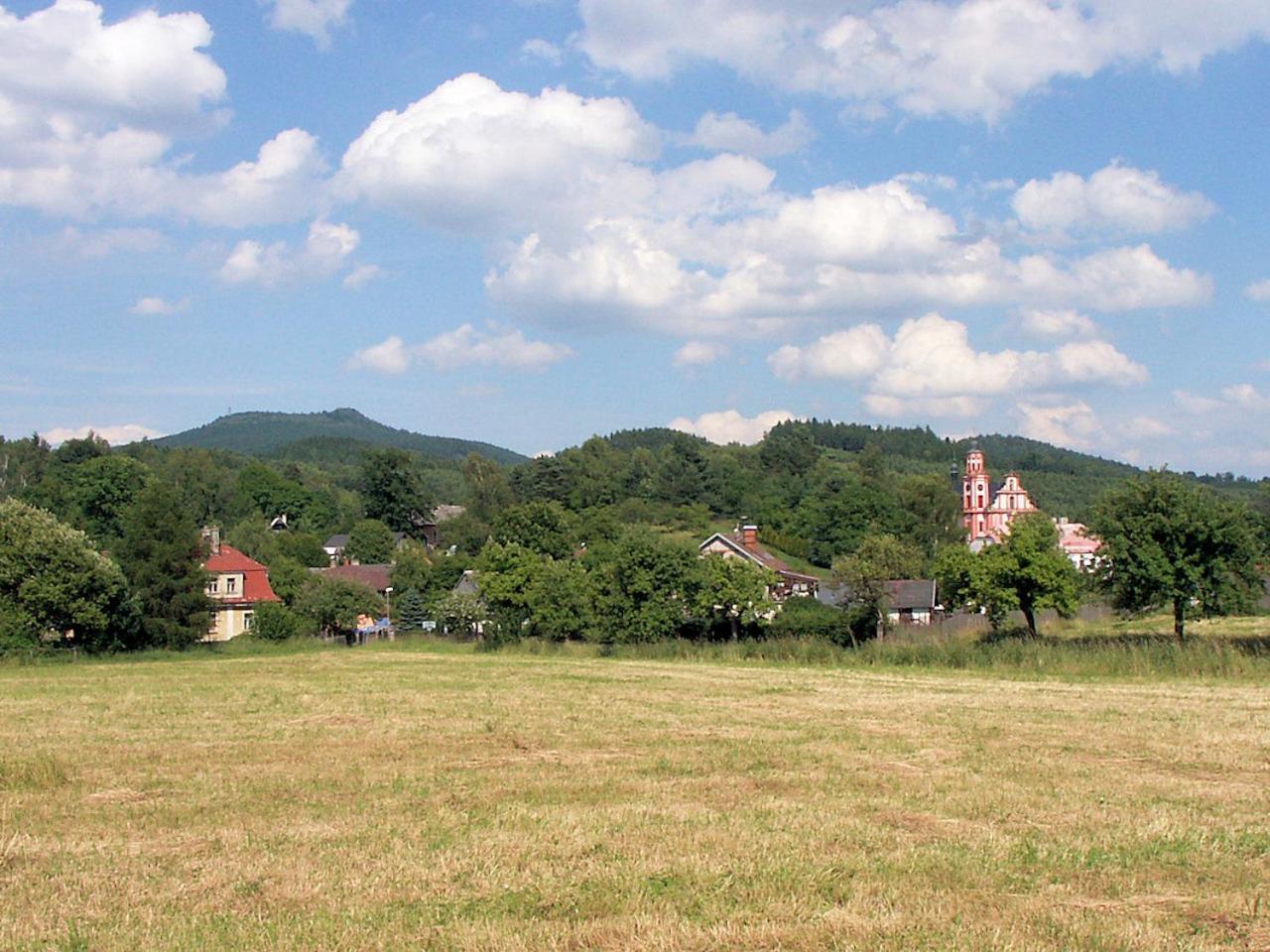 Květinové apartmány u Jordů Marenice Exteriér fotografie